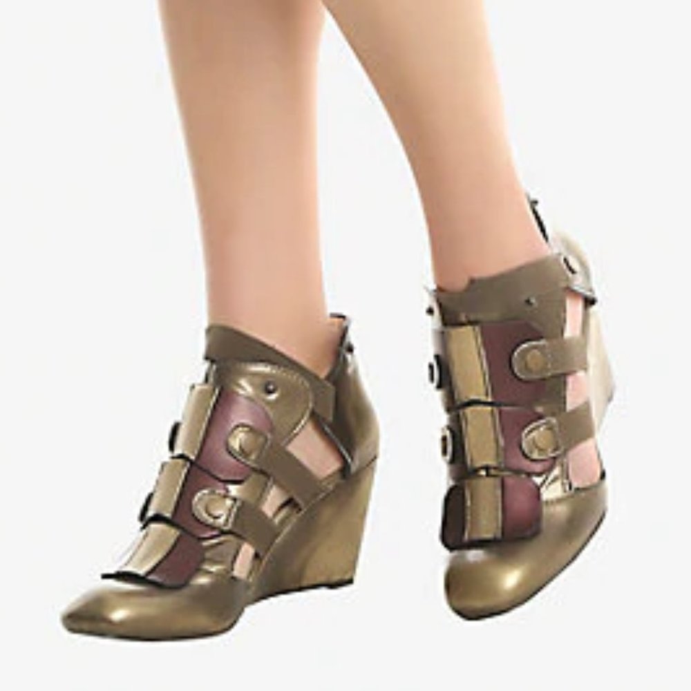 Wonder Woman Wedge DC Comics Gladiator Cosplay